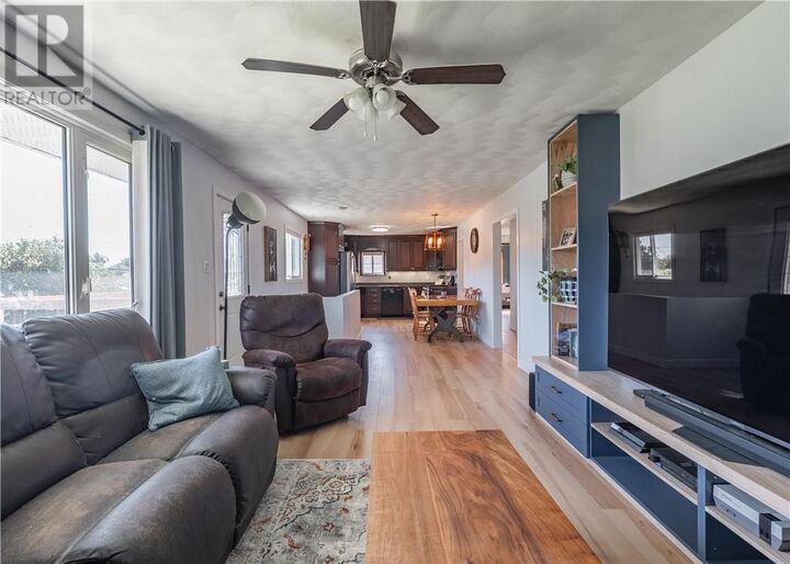 Property Photo:  4961 Coleen Avenue  ON P3P 1H3 