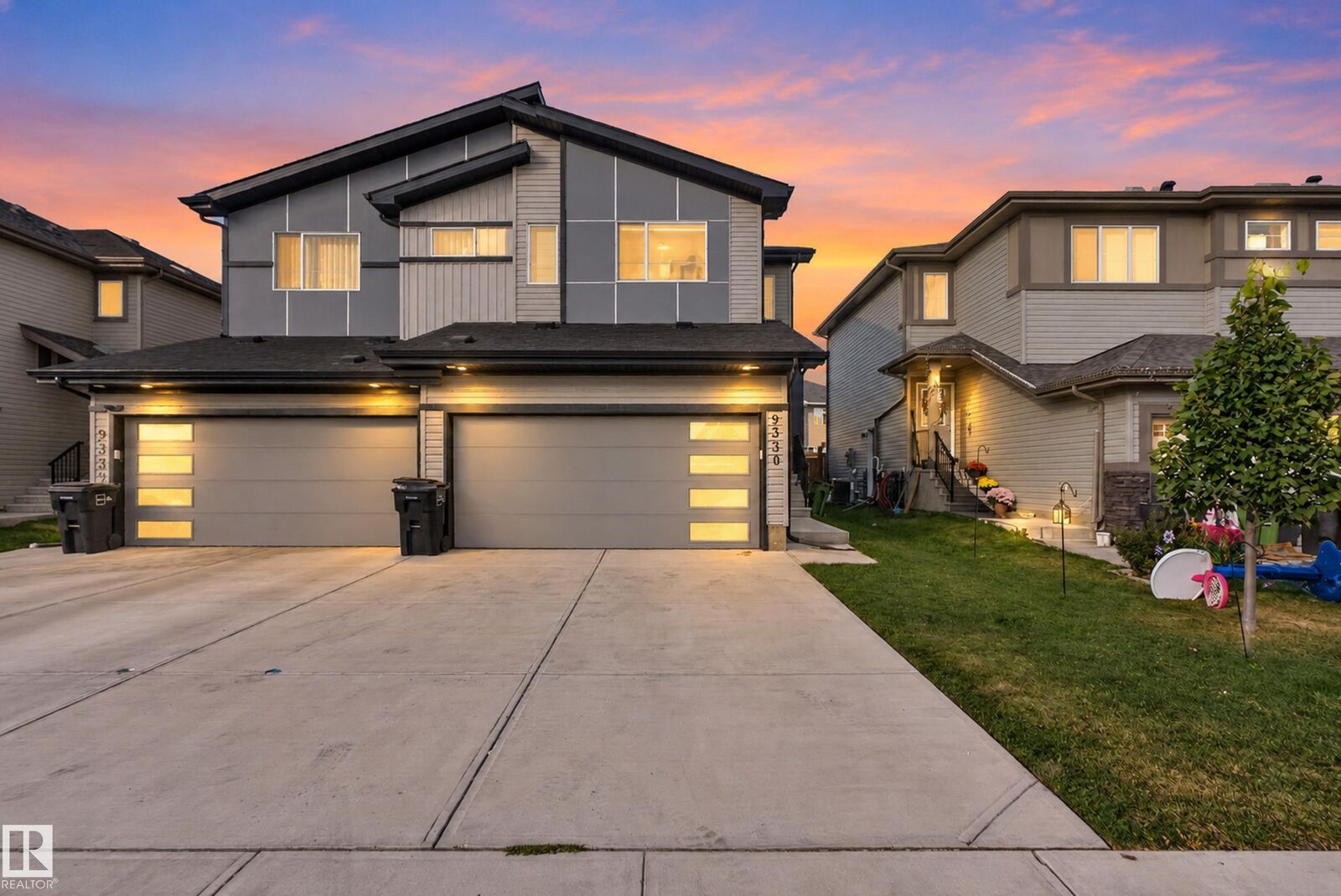Property Photo:  9330 Cooper Bend SW  AB T6W 4M4 