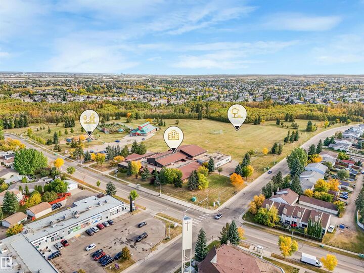 Property Photo:  3467 39 Street NW  AB T6L 3Y9 