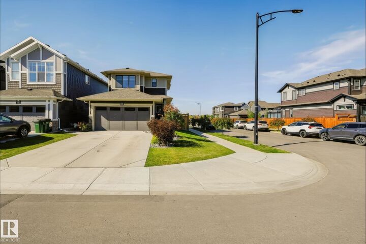 Property Photo:  1623 Plum Circle SW  AB T6X 2X1 