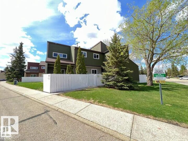 Property Photo:  144 Kaskitayo Court NW  AB T6J 3T3 