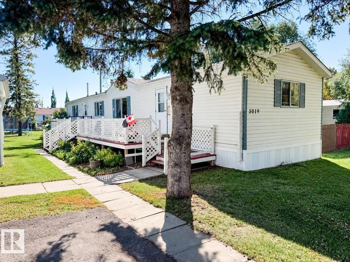 Property Photo:  5019 52 Avenue  AB T0C 0P0 