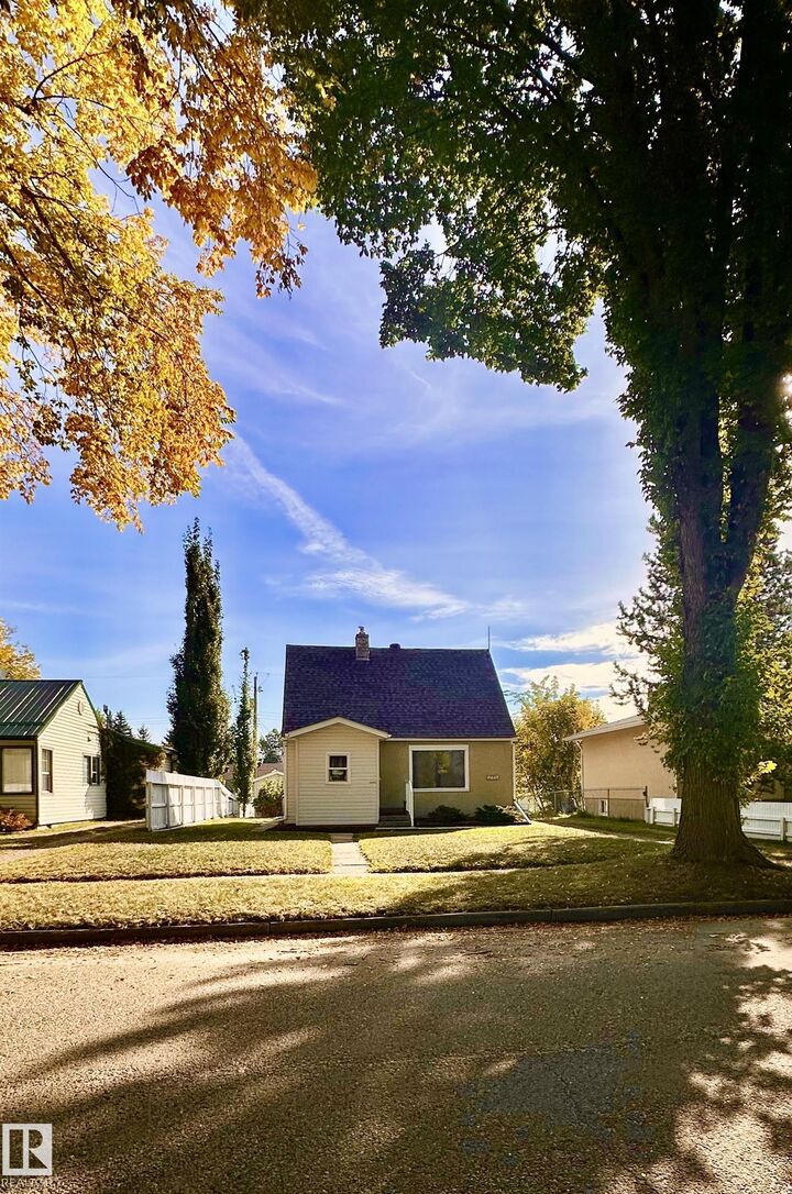Property Photo:  5415 48 Street  AB T9A 1G7 
