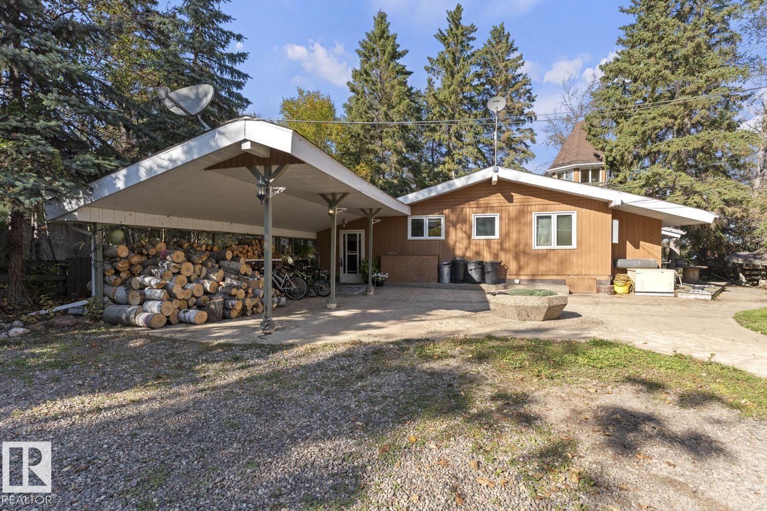 Property Photo:  61209 Rge Rd 465 421  AB T9N 2J6 