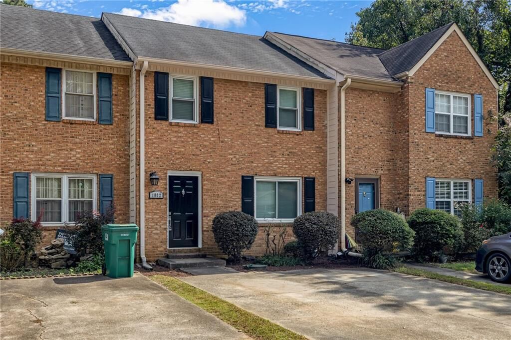 Property Photo:  1002 Westfield Trace SE  GA 30082 