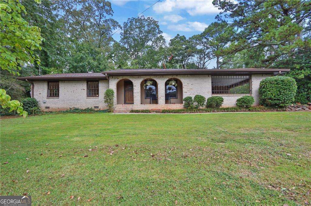 Property Photo: 4847 Shadowwood Court SW GA 30047