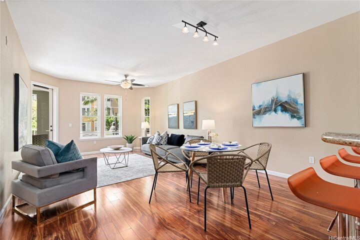 Property Photo: 520 Lunalilo Home Road 8118 HI 96825