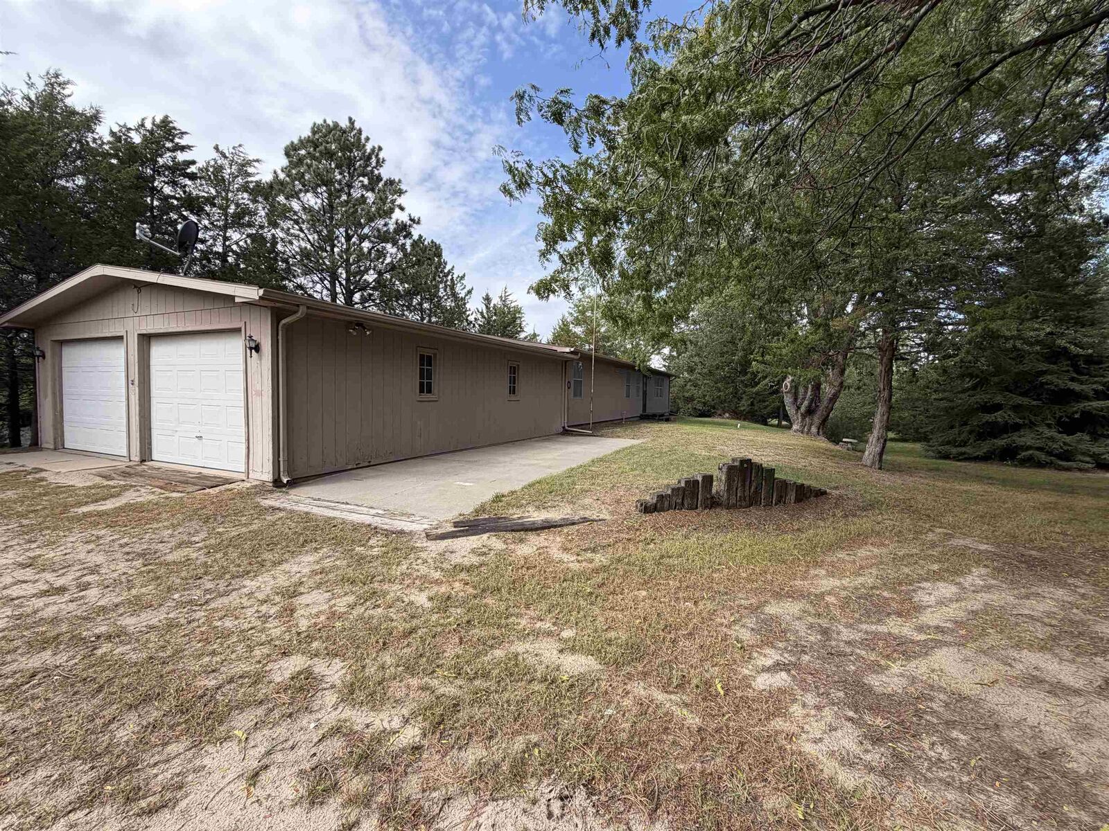 Property Photo:  158 Hill Crest Dr.  NE 69101 