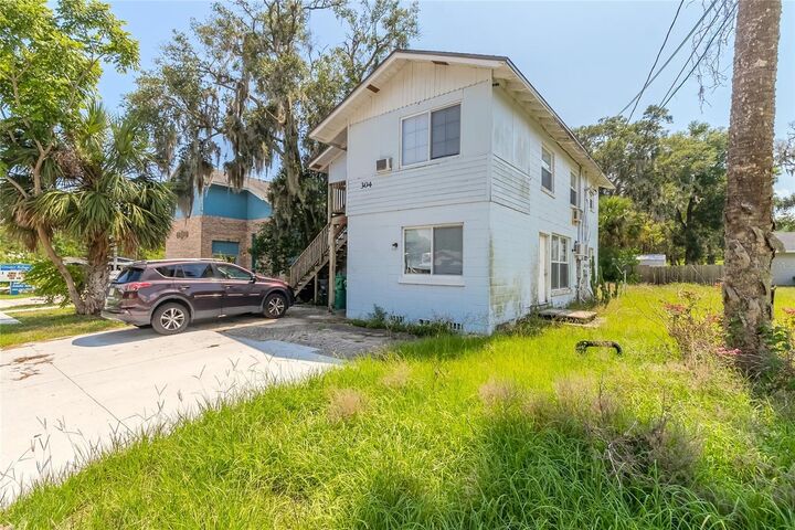Property Photo:  304 S Adelle Avenue  FL 32720 