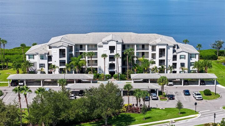 Property Photo: 1030 Tidewater Shores Loop 105 FL 34208