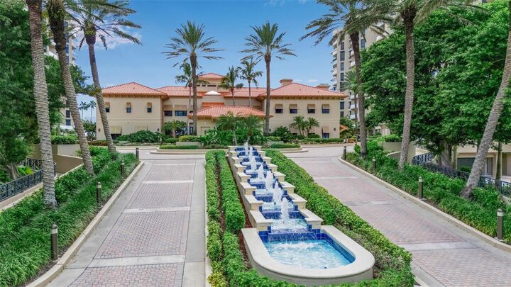 Property Photo:  1241 Gulf Of Mexico Drive 109  FL 34228 