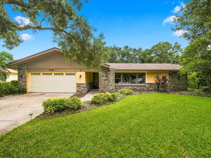Property Photo: 13903 Middle Park Drive FL 33624