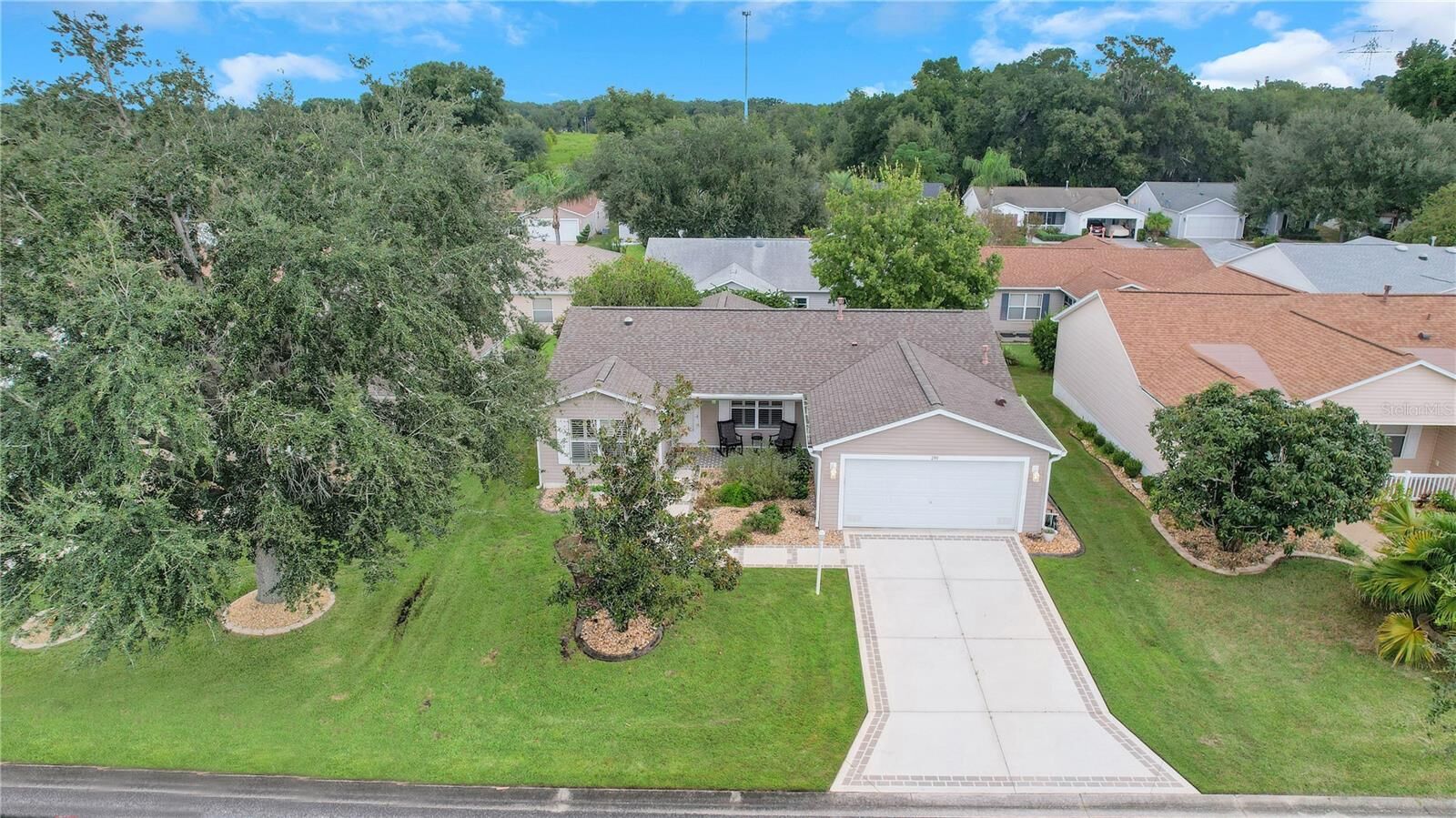 Property Photo: 299 Jefferson Lane FL 32162