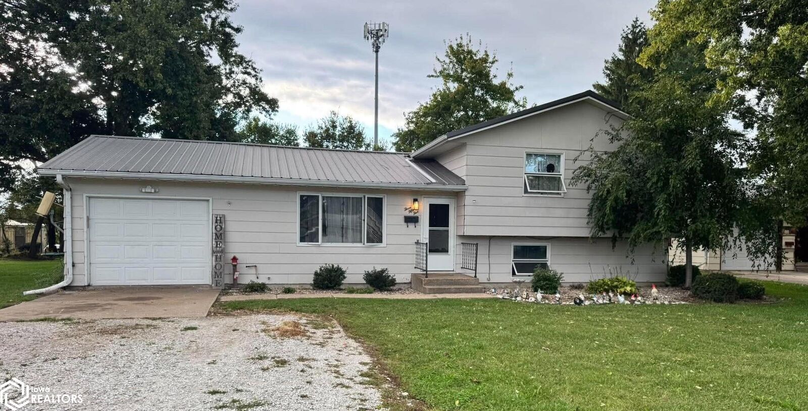Property Photo: 355 N 17th Street IL 62341