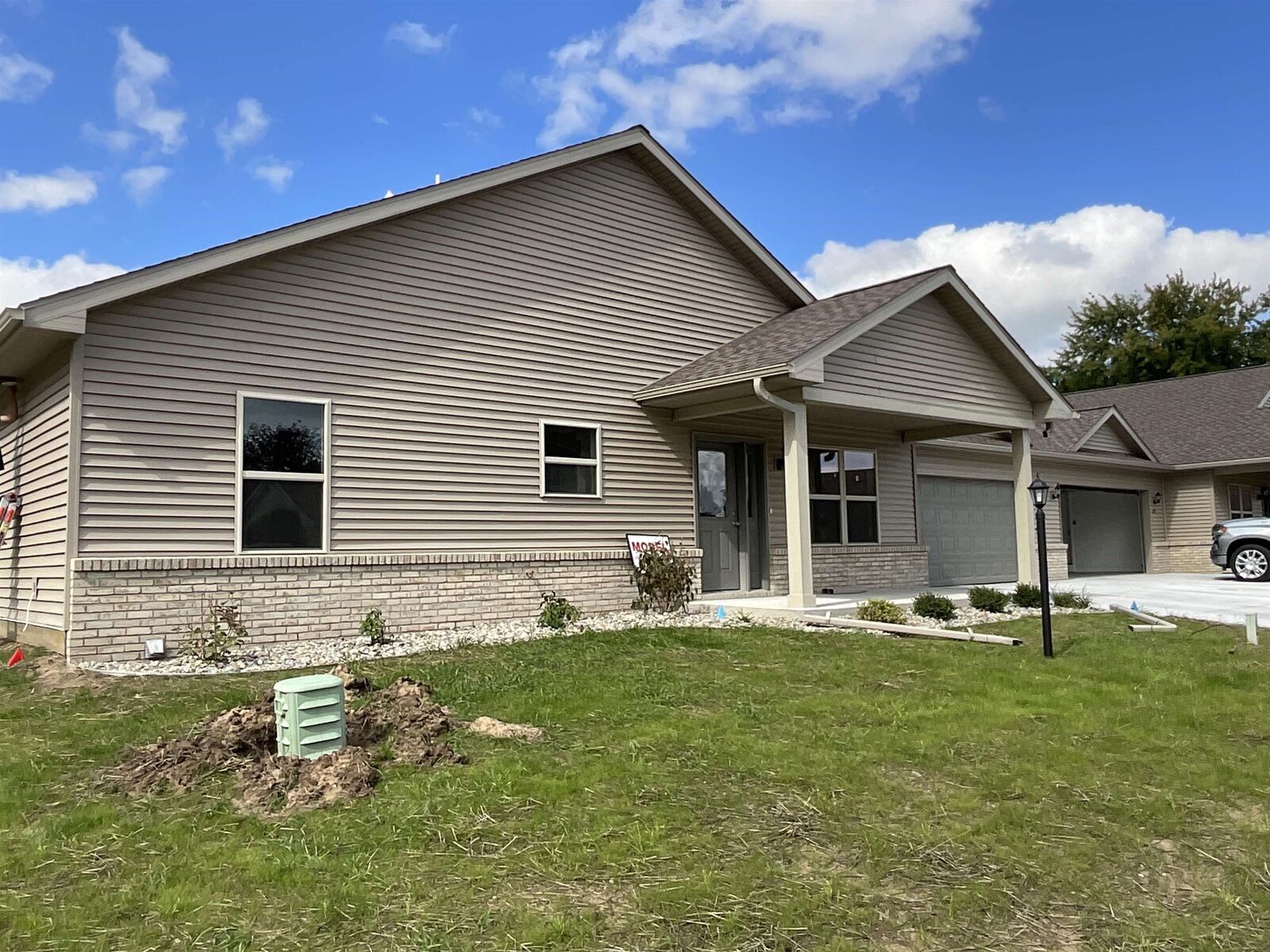 Property Photo:  619 Kemp Court  MI 48624 