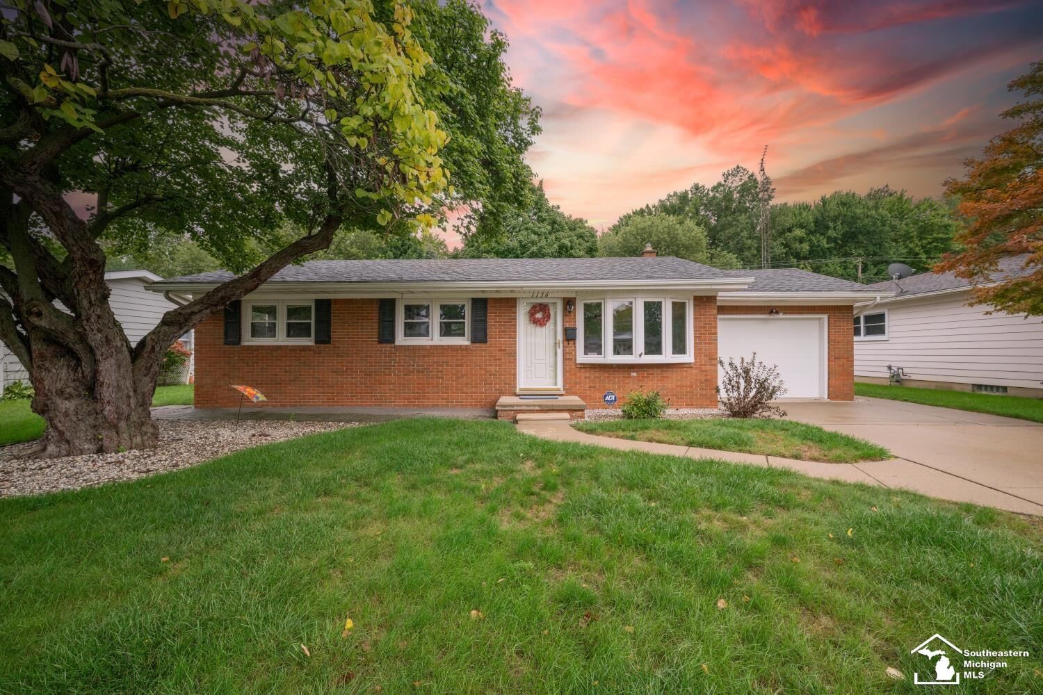 Property Photo:  1136 Lavender Street  MI 48162 