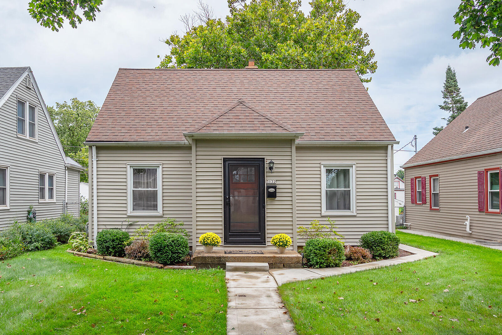 Property Photo:  3132 S Burrell St  WI 53207 