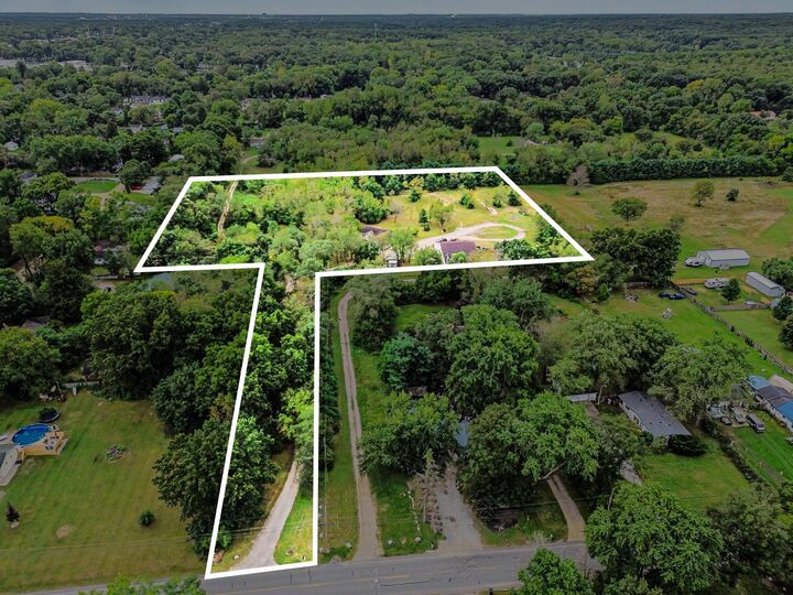 Property Photo: 214 Ontario Road MI 49120