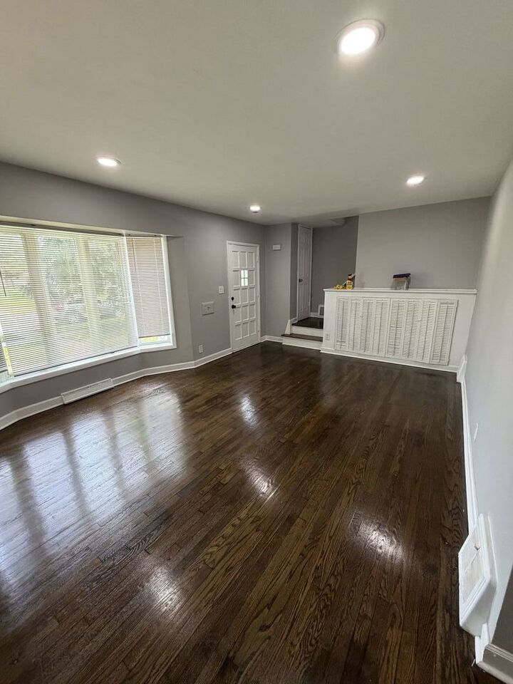 Property Photo: 1542 Kenilworth Drive IL 60409