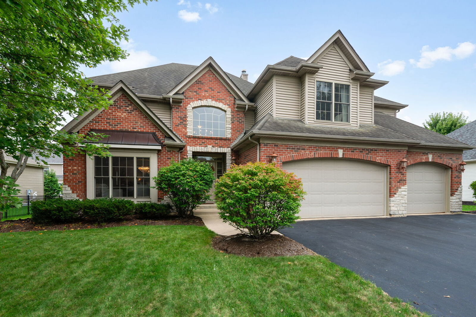 Property Photo: 1311 Beed Avenue IL 60119