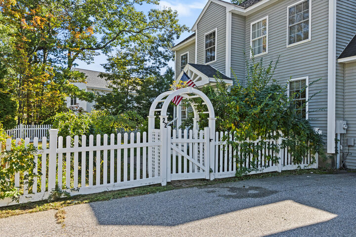 Property Photo: 22 Kingsbury Lane ME 04043