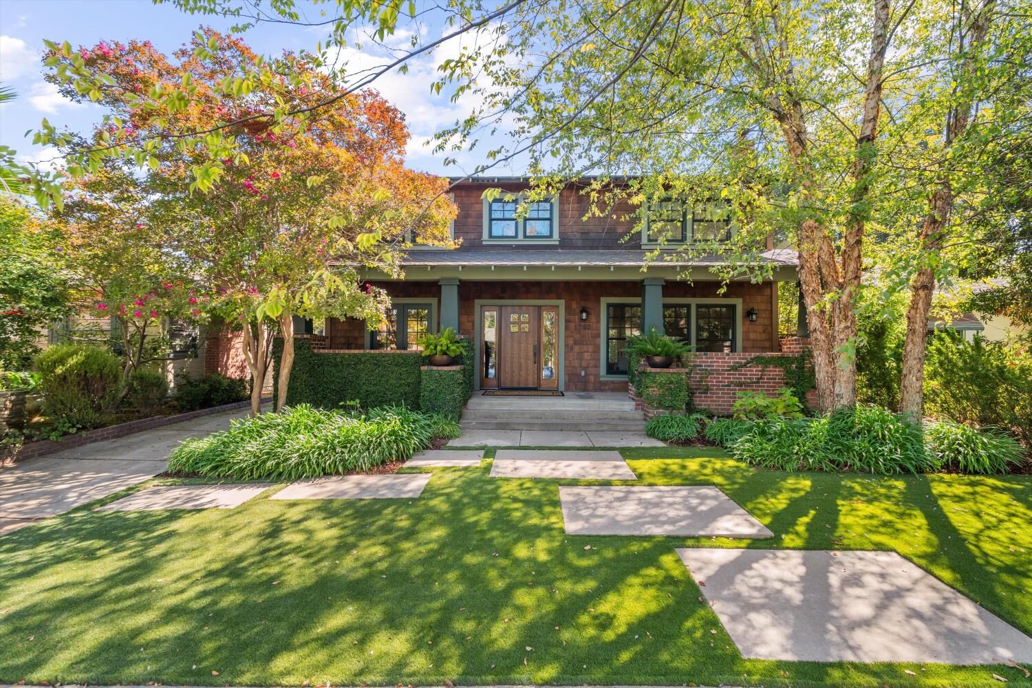 Property Photo: 1709 37th Street CA 95816