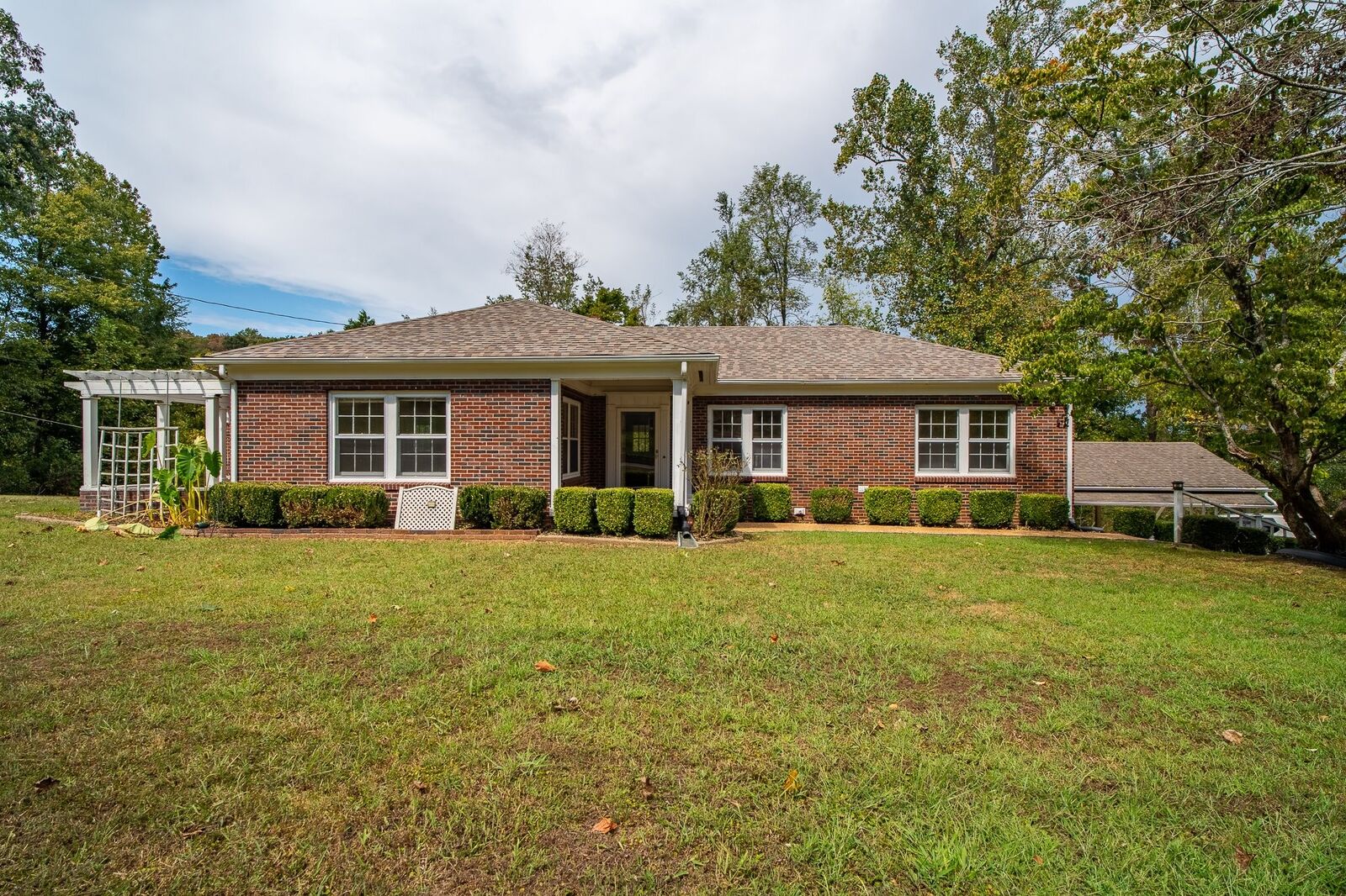Property Photo: 214 McWilliams St TN 38485
