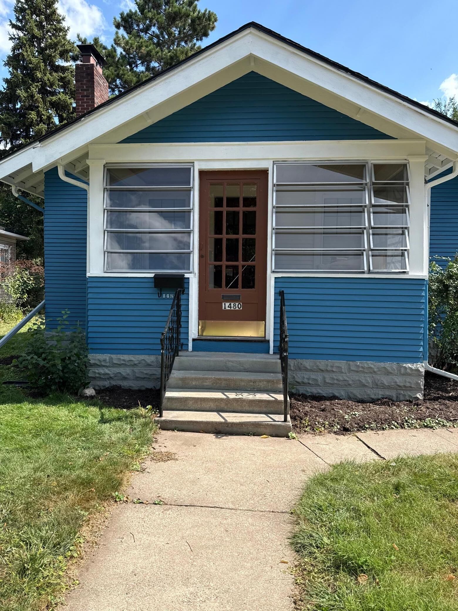 Property Photo:  1480 Albert Street N  MN 55108 