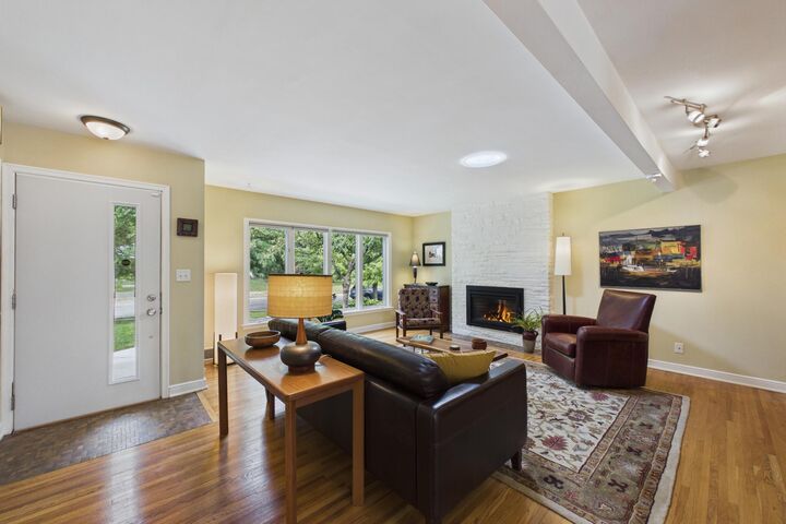 Property Photo: 1786 Saunders Avenue MN 55116