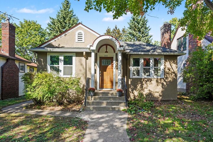 Property Photo:  2115 Palace Avenue  MN 55105 