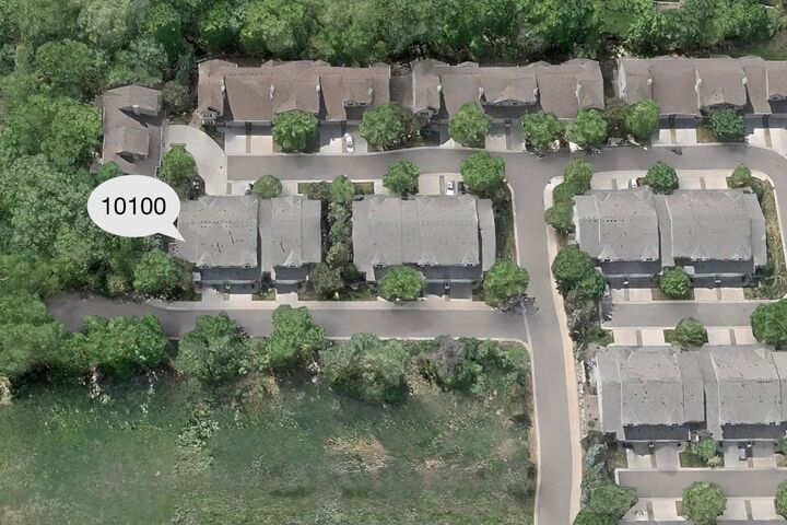 Property Photo:  10100 Bridgehill Terrace  MN 55347 