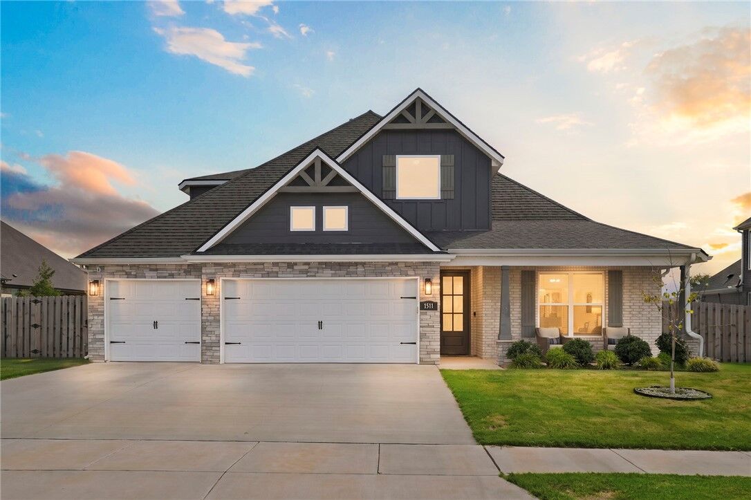 Property Photo:  1511 Cullinan Street  AR 72719 