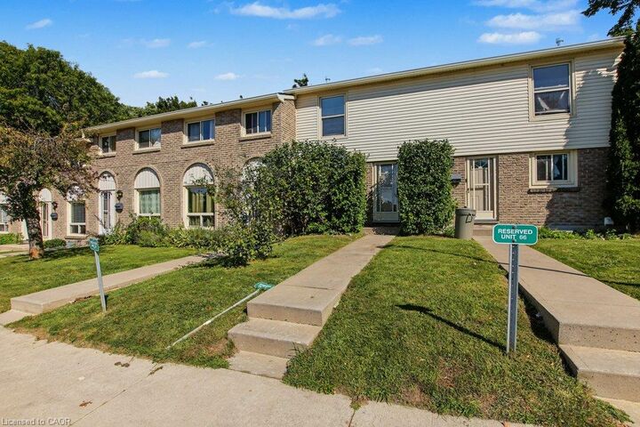 Property Photo:  165 Green Valley Drive 73  ON N2P 1K3 