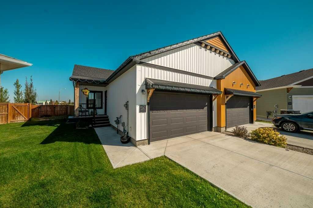 Property Photo:  4621 26 Avenue S  AB T1K 8K4 