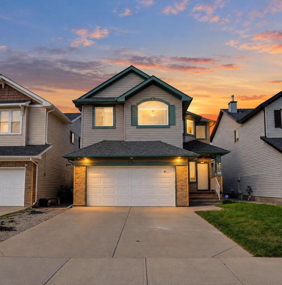 Property Photo:  309 Everridge Drive SW  AB T2Y 5E6 