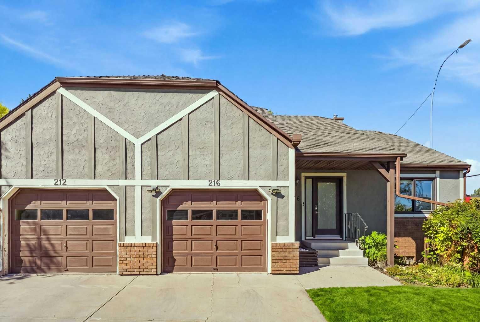 Property Photo:  216 Coach Side Road SW  AB T3H 2T3 