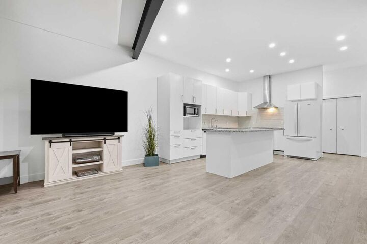 Property Photo:  1212 13 Street SE 303  AB T2G 5R3 