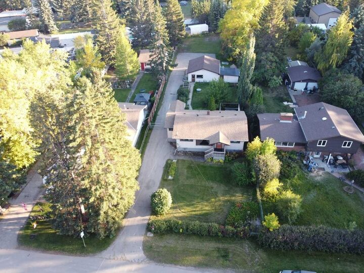Property Photo:  7219 Bow Crescent NW  AB T3B 2C9 