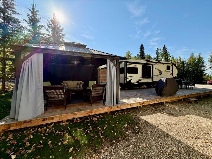 Property Photo:  10042 Township Road 422 18B  AB T4J 1V9 
