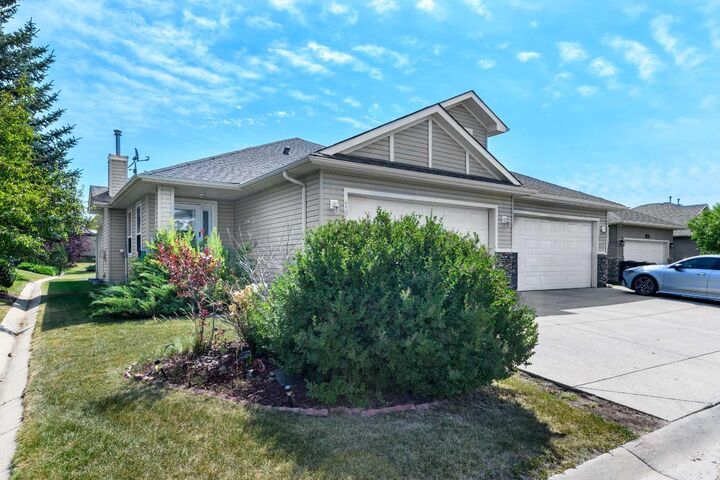 Property Photo: 192 Cove Rise AB T1X 1S7