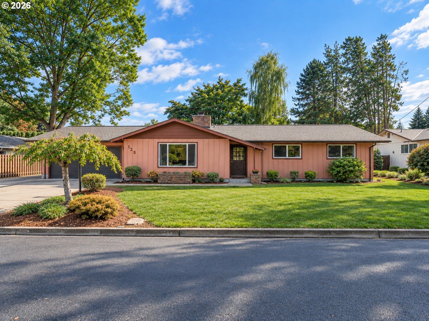 Property Photo:  125 NW 11th Ave  OR 97013 