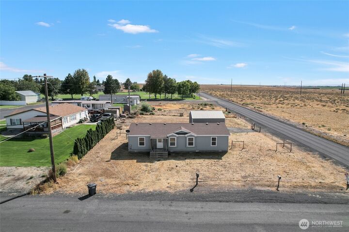 Property Photo: 1105 W 4th Avenue WA 98857
