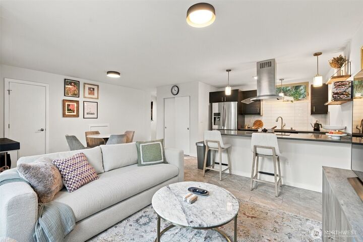 Property Photo: 8644 Delridge SW B WA 98106