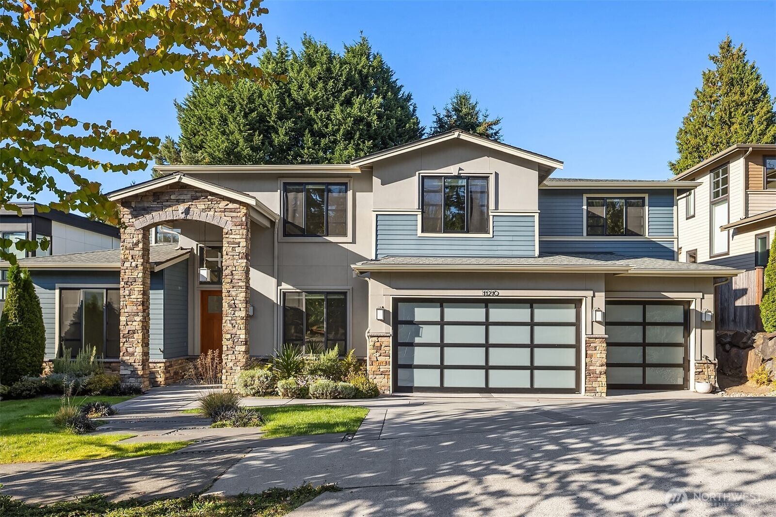 Property Photo:  11210 NE 60th Street  WA 98033 