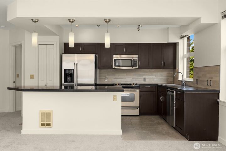 Property Photo:  5450  Leary Avenue NW 446  WA 98107 
