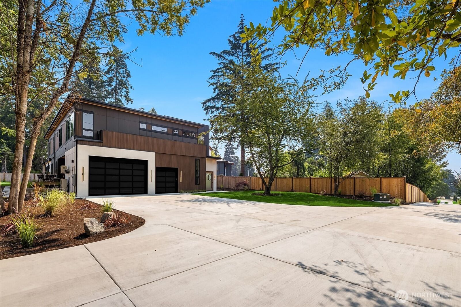 Property Photo:  2303  123rd Place SE  WA 98005 
