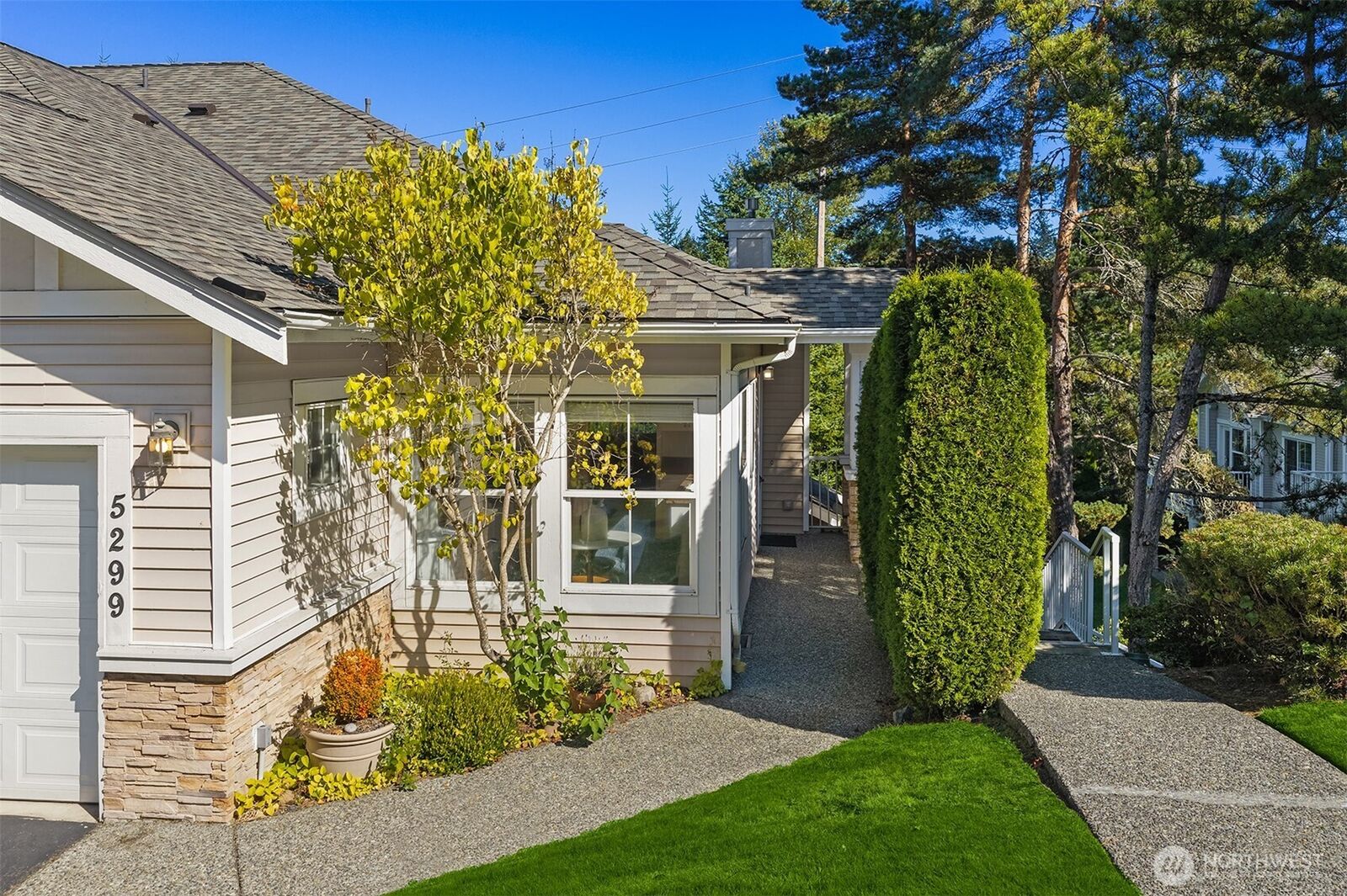 Property Photo: 5299 164th Avenue SE 6-2 WA 98006