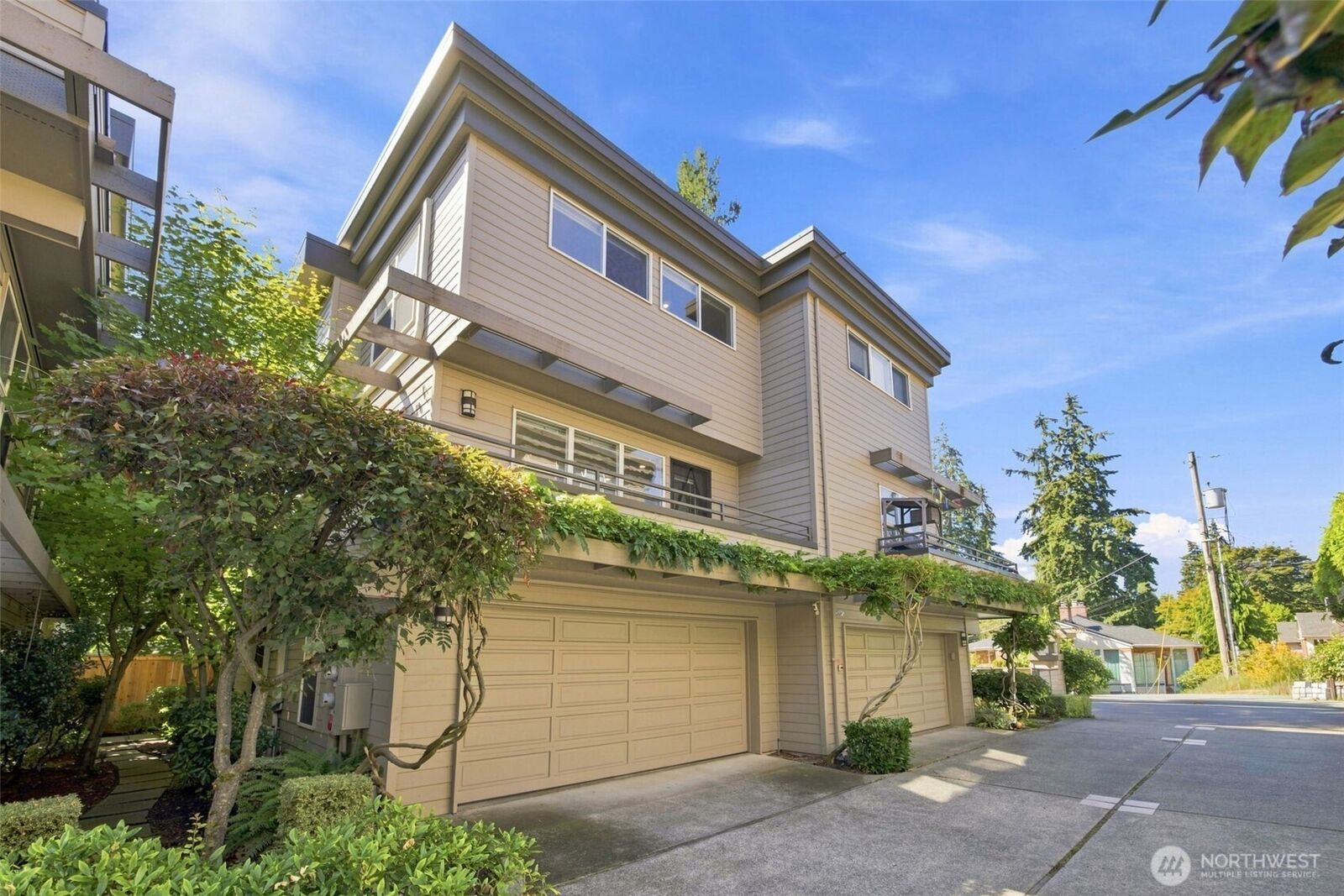 Property Photo: 12506 26th Avenue NE A103 WA 98125