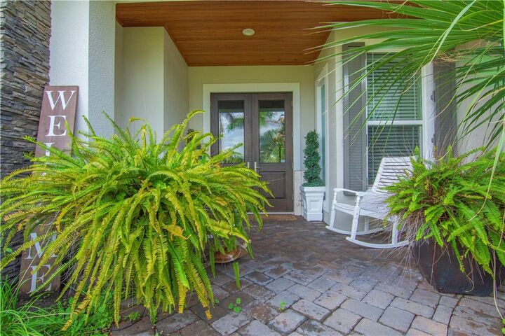 Property Photo: 5963 Sequoia Circle FL 32967