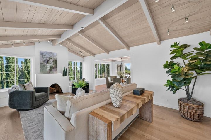 Property Photo: 990 Oxford Drive CA 94024